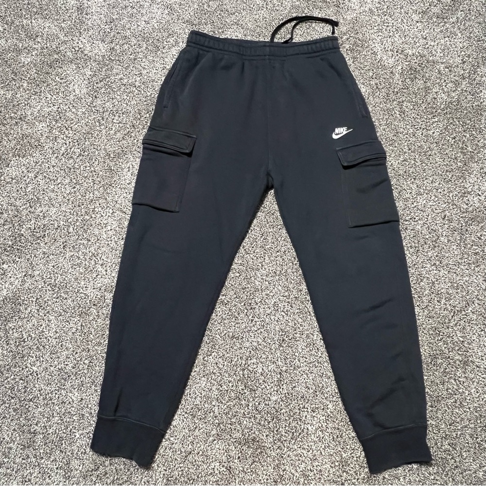 Nike Men’s Medium Black Cargo Classic Fleece Joggers